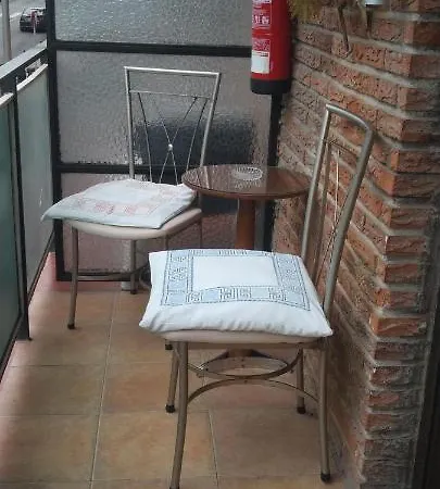 Habitaciones Individuales En Apartamento Madrid Exterior photo