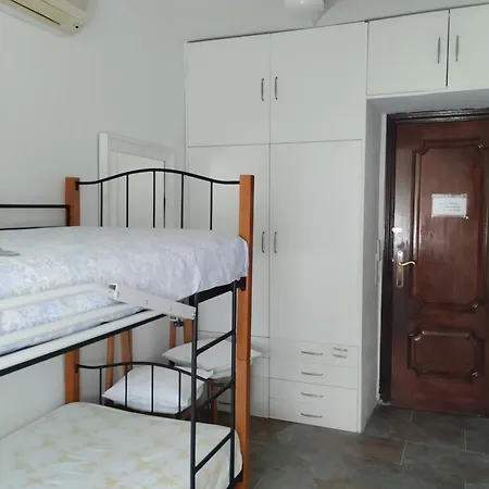 Habitaciones Individuales En Apartamento Madrid Exterior photo