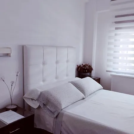 Habitaciones Individuales En Apartamento Madrid Exterior photo