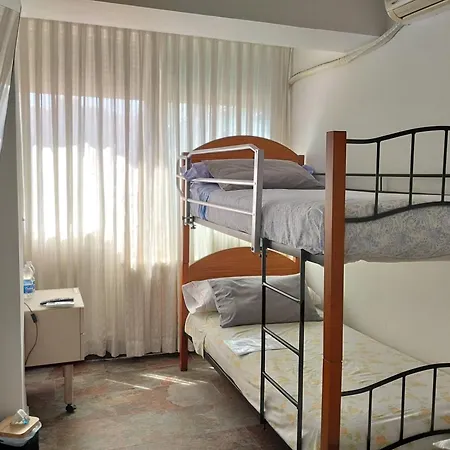 Habitaciones Individuales En Apartamento Madrid Exterior photo