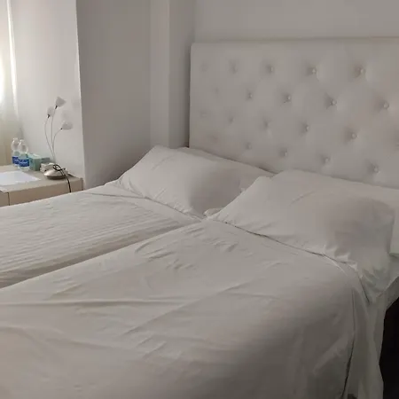 Habitaciones Individuales En Apartamento Madrid Extérieur photo